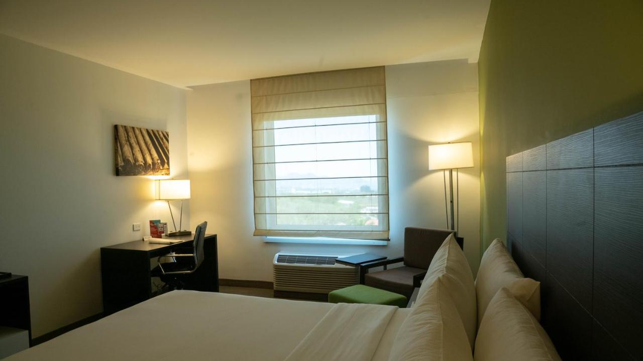 Holiday Inn Express Managua By Ihg Εξωτερικό φωτογραφία